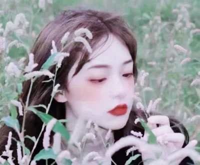 一處桃源千人品兩片紅唇萬客來