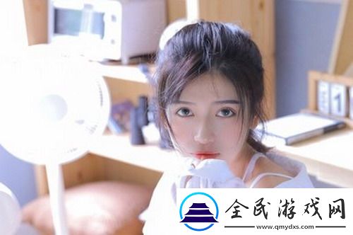 中午媽媽在廚房做飯，網友：媽**飯香飄滿屋子，家的溫暖瞬間涌上心頭！